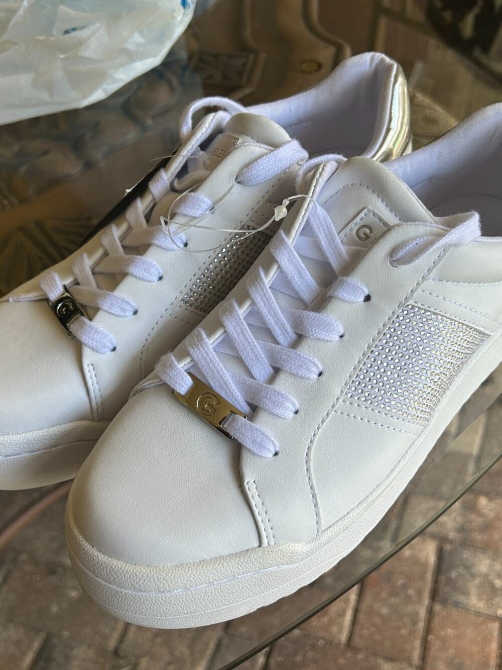 GBG Los Angeles Women's Merana Sneakers – Size 9 - New